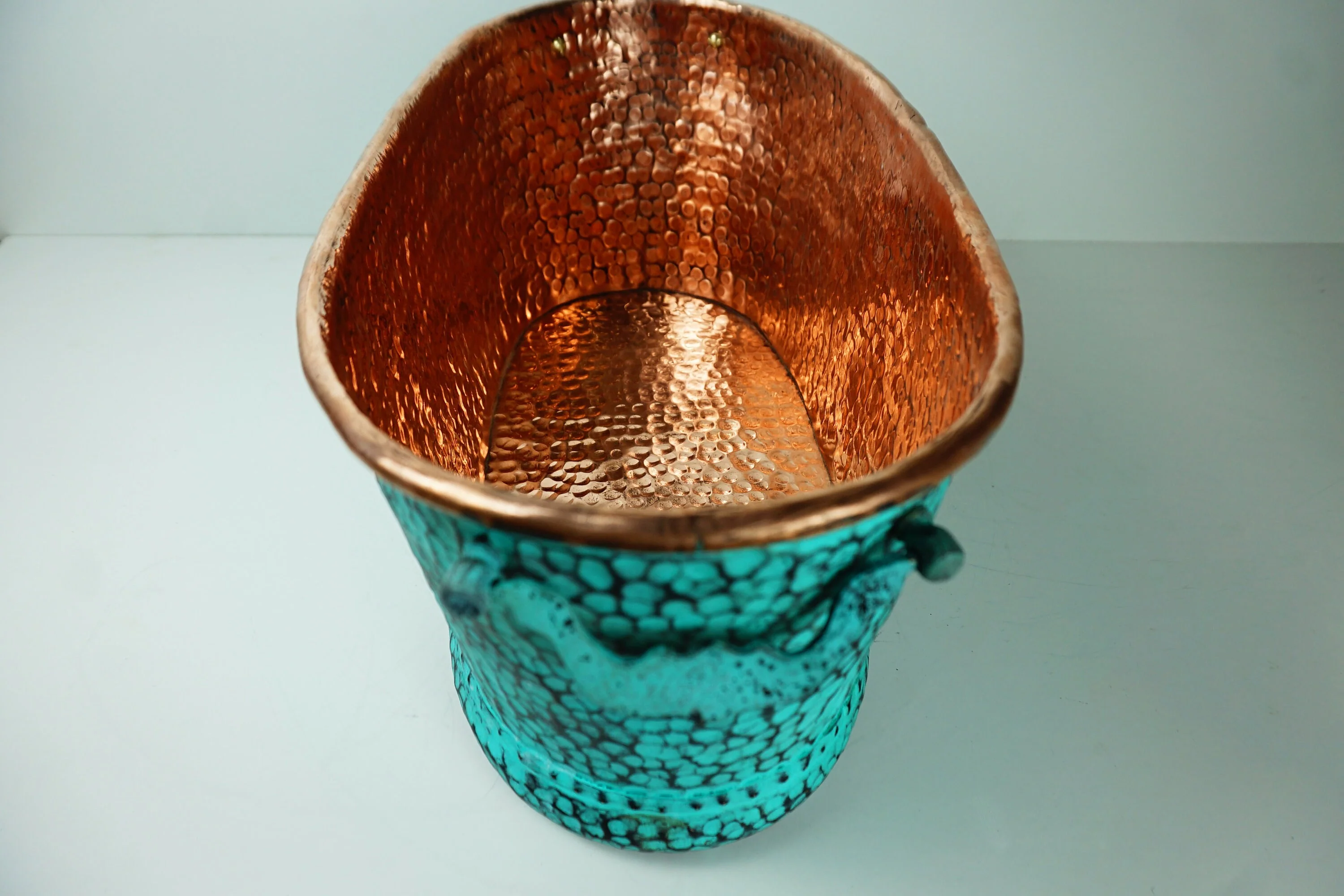 Hammered Copper Beverage Tub – Oval Ice Bucket with Verdigris Patina & Handles - Image 4